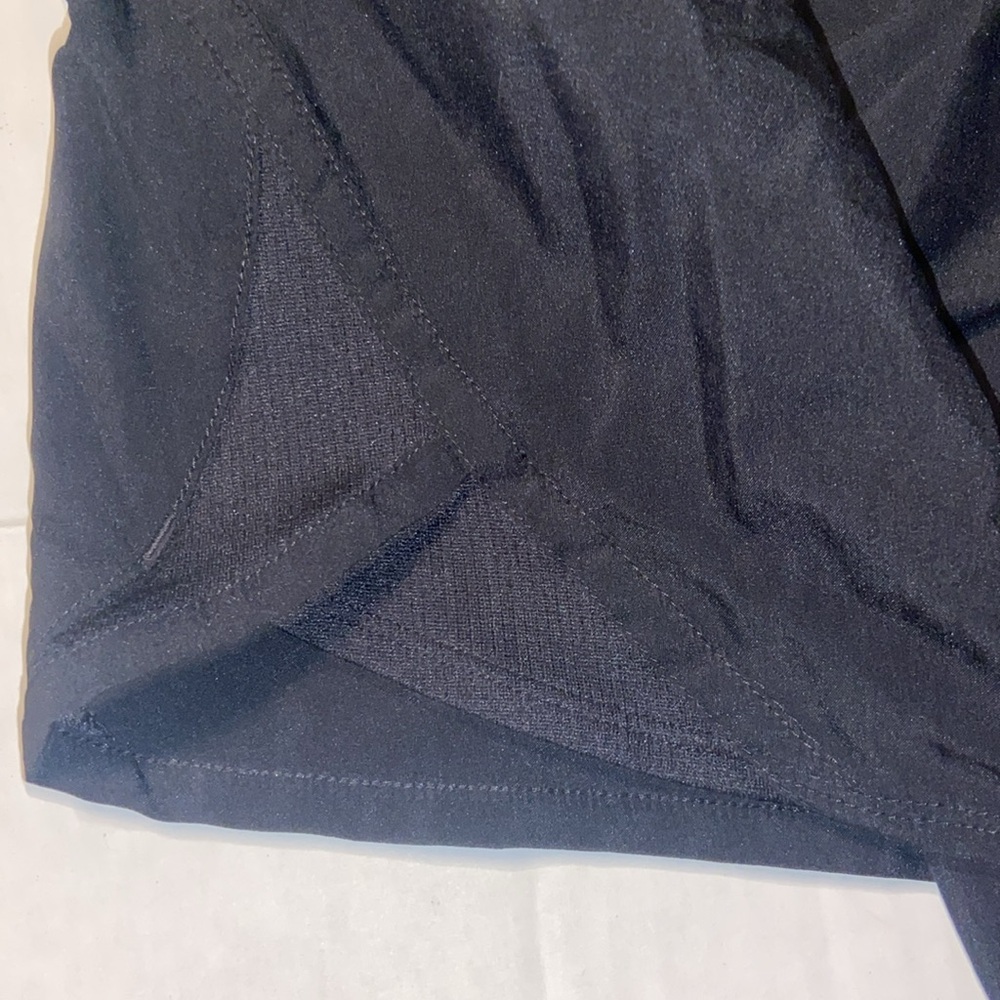 Under Armour black athletic shorts size medium - Picture 3 of 7